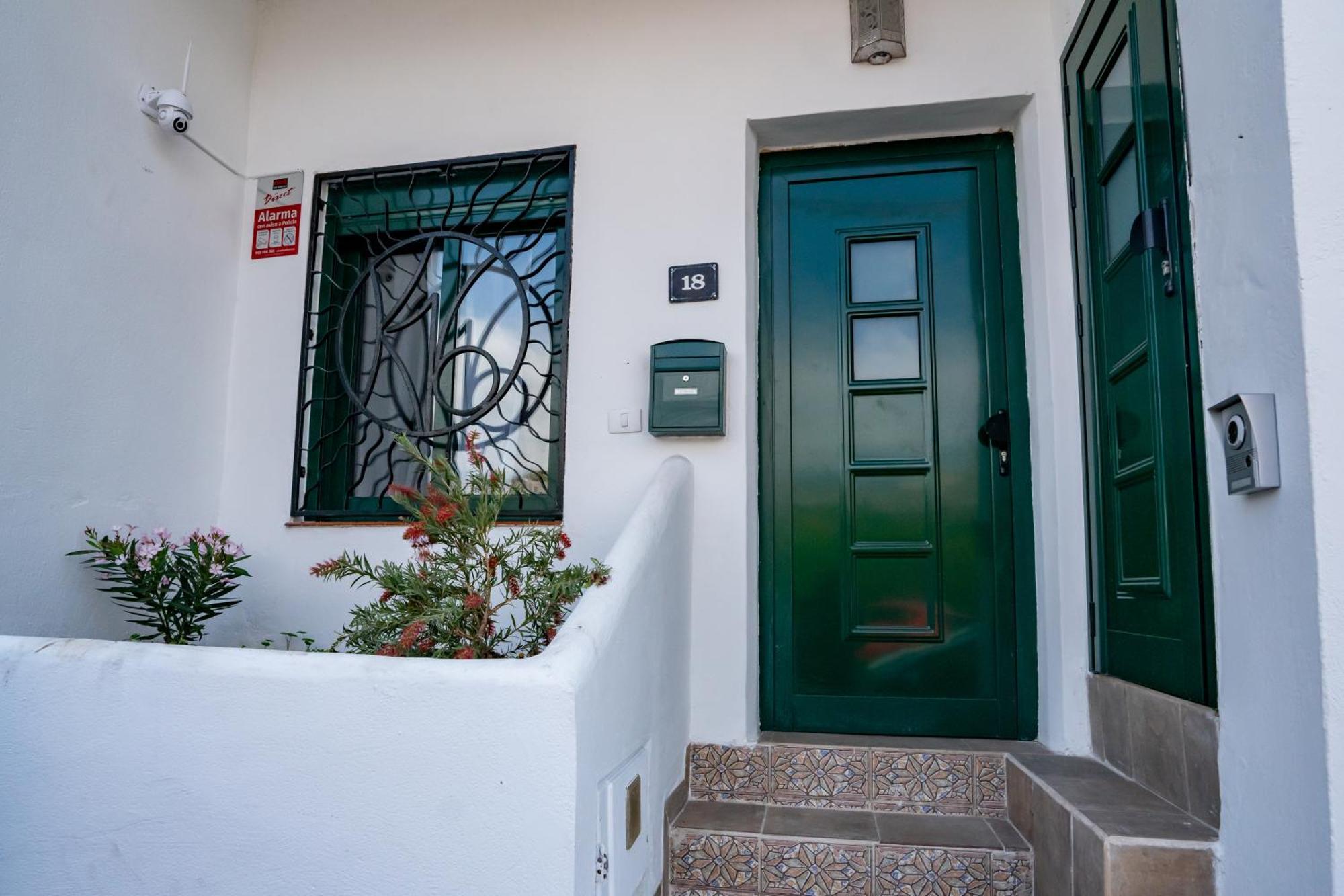 Casa Julio - Alcala Complete Coastal Retreat - Entire Apartment - 3 Min Walk From The Ocean - Shared Entrance With Host Dış mekan fotoğraf