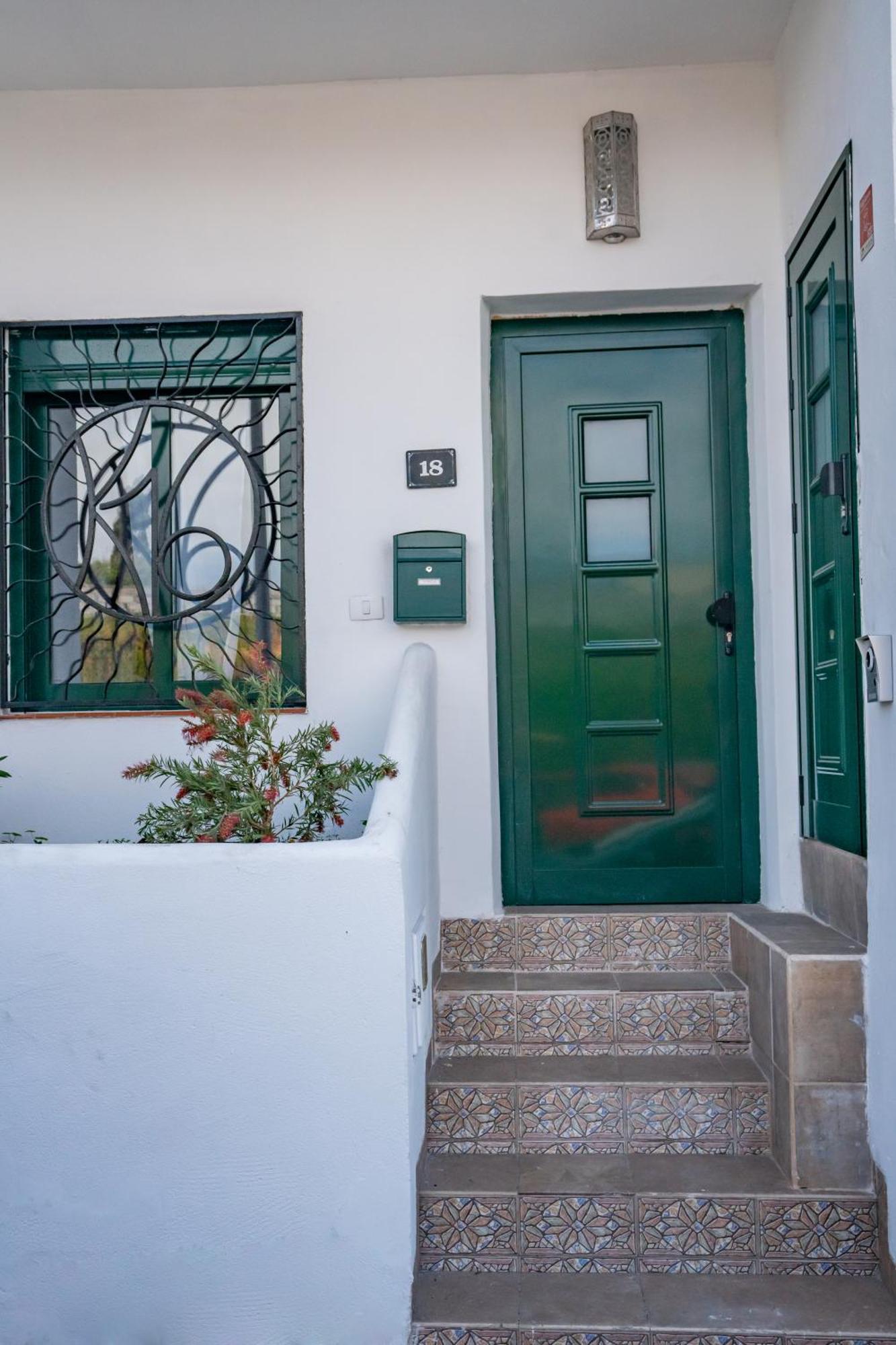 Casa Julio - Alcala Complete Coastal Retreat - Entire Apartment - 3 Min Walk From The Ocean - Shared Entrance With Host Dış mekan fotoğraf