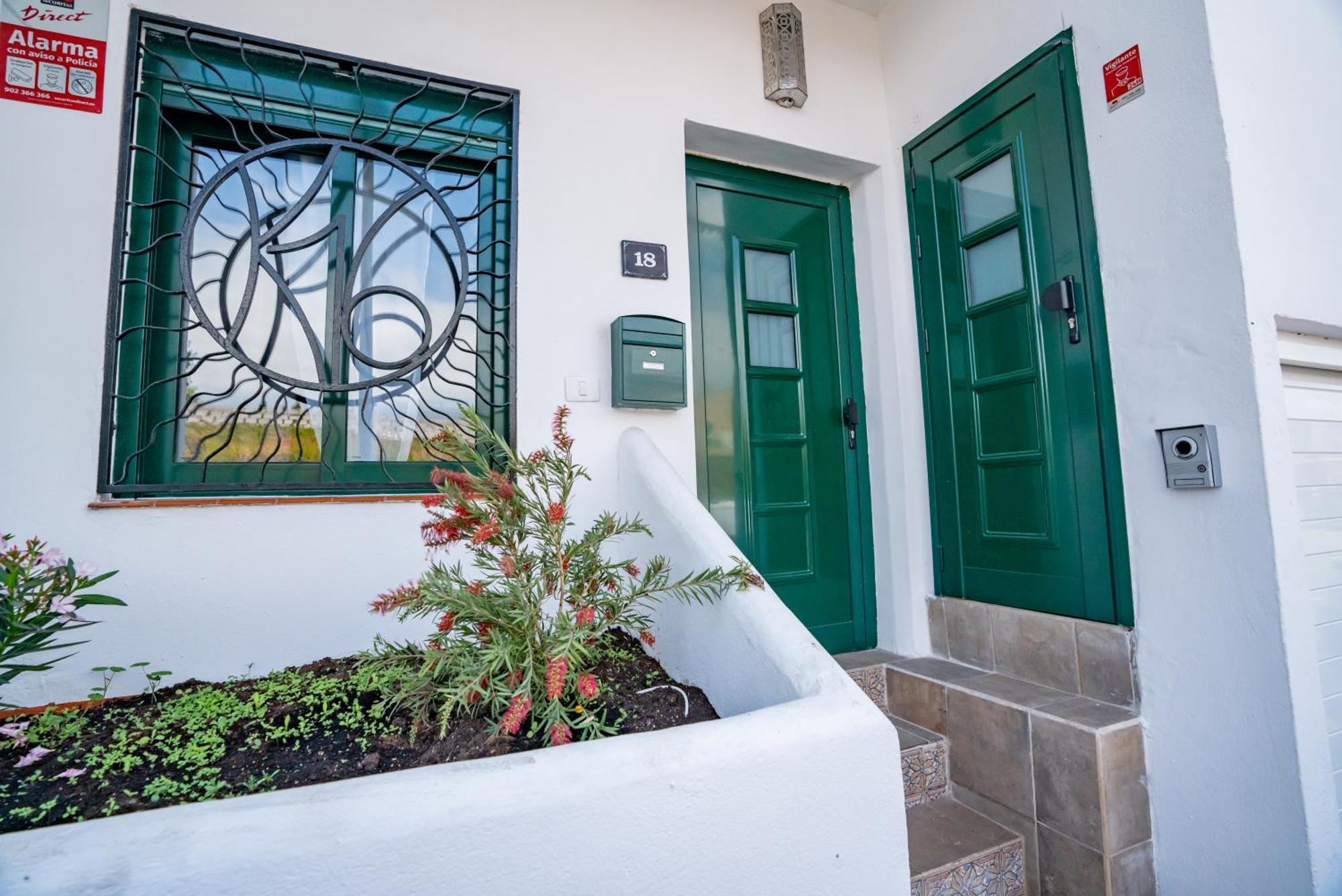 Casa Julio - Alcala Complete Coastal Retreat - Entire Apartment - 3 Min Walk From The Ocean - Shared Entrance With Host Dış mekan fotoğraf
