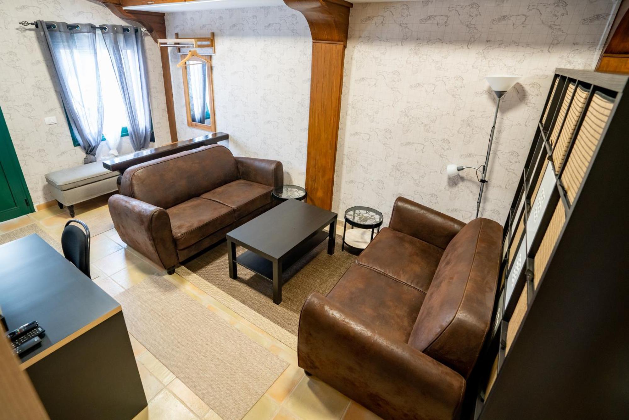 Casa Julio - Alcala Complete Coastal Retreat - Entire Apartment - 3 Min Walk From The Ocean - Shared Entrance With Host Dış mekan fotoğraf
